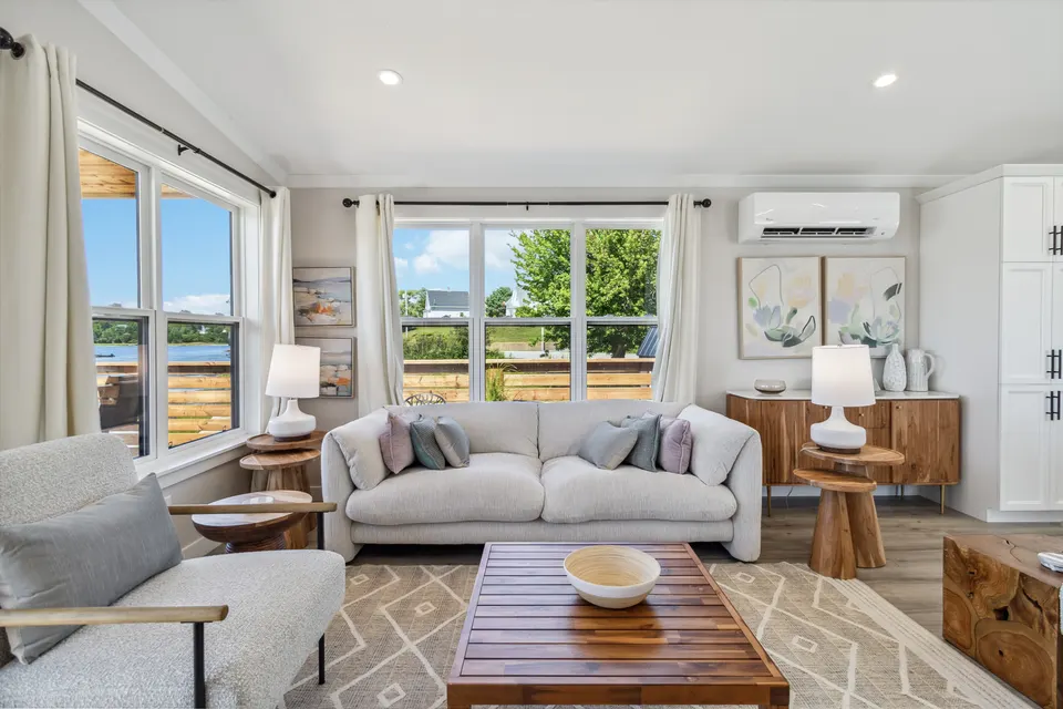 kent-homes-mini-custom-livingroom (2).jpeg