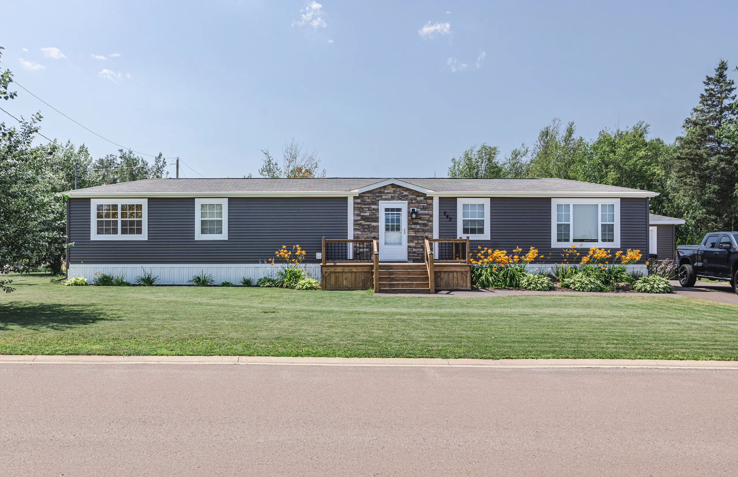 kent-homes-shediac-mini-home-park-exterior-2.jpg