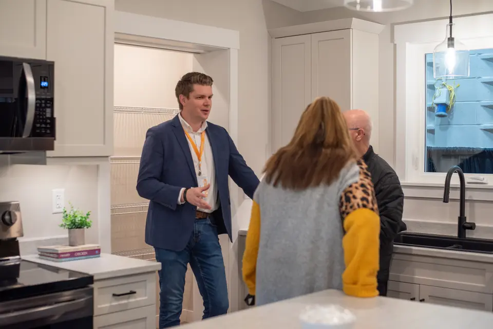Kent-Homes-Home-Show-Consultation-With-Customers.jpg