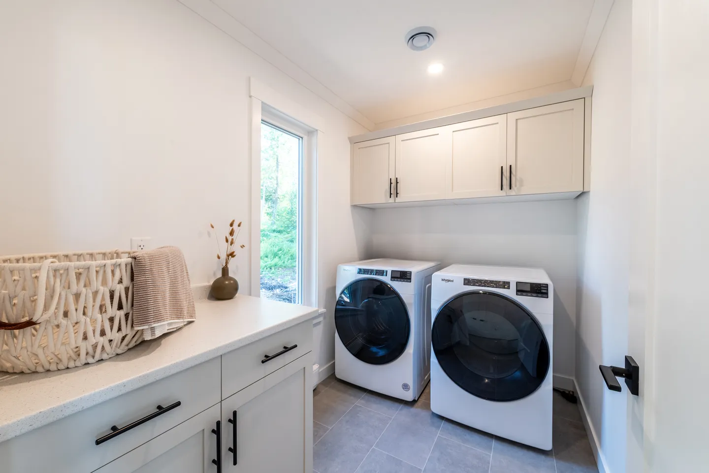 kent-homes-laundry-room-built-in-cabinets.jpg