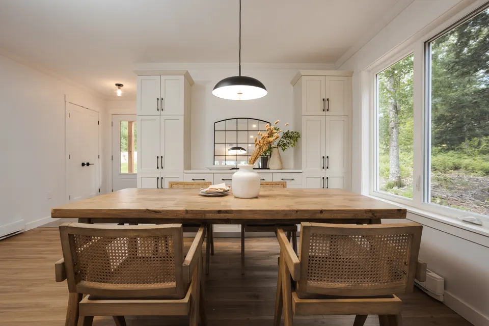 kent-homes-nb-cottage-dining-area-wood-table.jpg